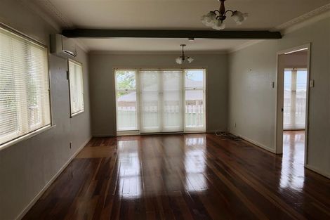 Photo of property in 1/13 Fairlea Road, Te Atatu South, Auckland, 0610