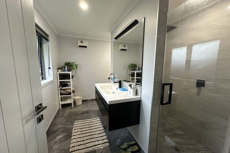 Photo of property in 190 Pacific Drive, Fitzherbert, Palmerston North, 4410