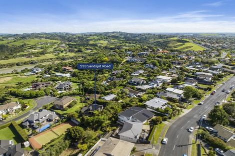 Photo of property in 133 Sandspit Road, Shelly Park, Auckland, 2014