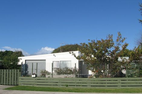 Photo of property in 29 Mazengarb Road, Paraparaumu Beach, Paraparaumu, 5032