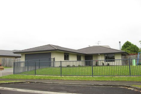 Photo of property in 3 Beverage Place, Rosehill, Papakura, 2113