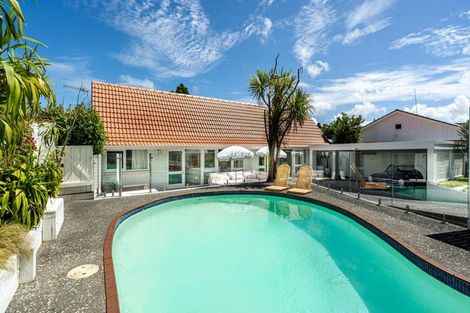 Photo of property in 28 Barlow Place, Chatswood, Auckland, 0626