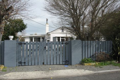 Photo of property in 32 Mcmaster Street, Greytown, 5712
