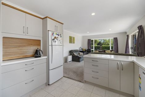 Photo of property in 17d Kinross Drive, Merrilands, New Plymouth, 4312