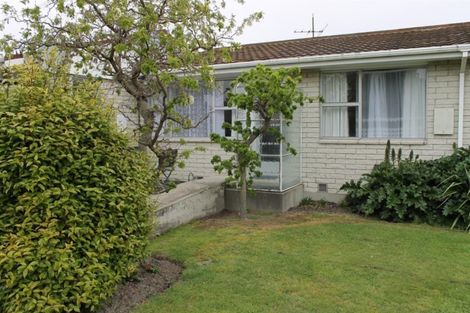 Photo of property in 2/109 Middlepark Road, Sockburn, Christchurch, 8042