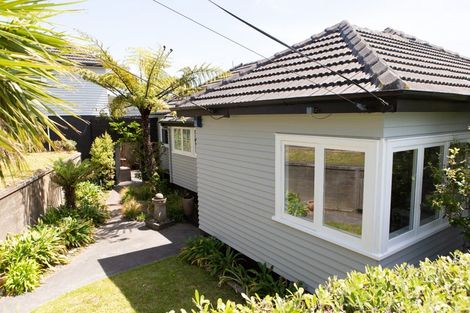 Photo of property in 16 Wentworth Street, Mornington, Wellington, 6021