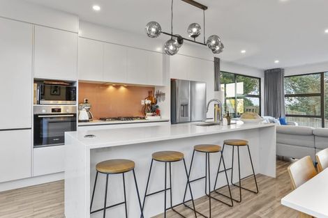 Photo of property in 74e Langana Avenue, Browns Bay, Auckland, 0630