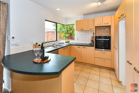 Photo of property in 325 Mahia Road, Weymouth, Auckland, 2103