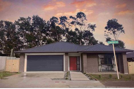 Photo of property in 5 Barrels Close, Kumeu, 0810