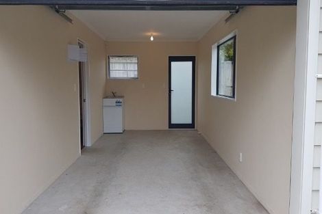 Photo of property in 28 Pooks Road, Ranui, Auckland, 0612