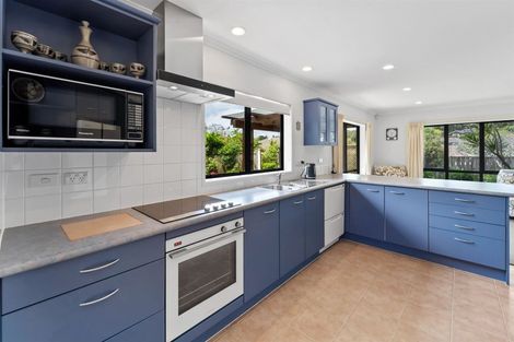 Photo of property in 17 Kate Sheppard Avenue, Torbay, Auckland, 0630