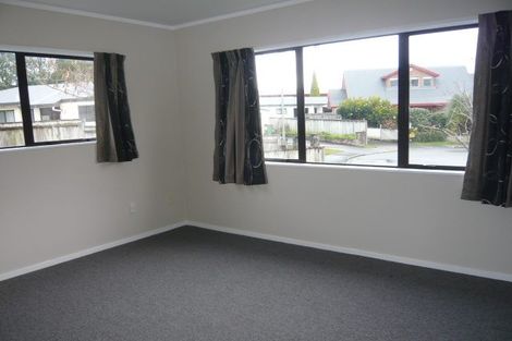 Photo of property in 5 Essendon Court, Glenview, Hamilton, 3206