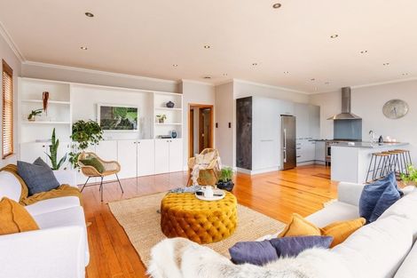 Photo of property in 39 Renfrew Avenue, Sandringham, Auckland, 1041