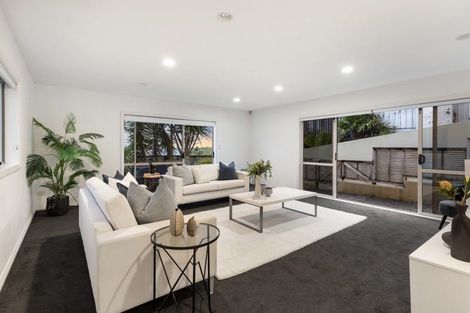 Photo of property in 1/25 Churchill Road, Murrays Bay, Auckland, 0630