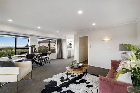 Photo of property in 1/30 Tui Glen Road, Birkenhead, Auckland, 0626