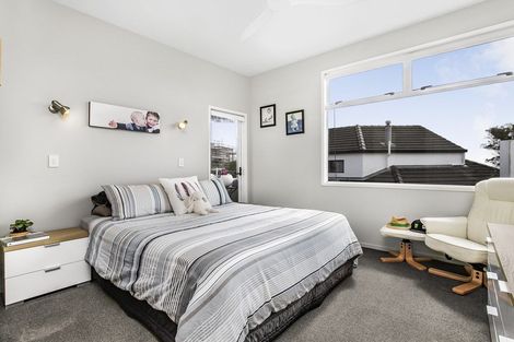 Photo of property in 10a Currey Crescent, Milford, Auckland, 0620