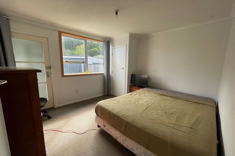 Photo of property in 42 Cumberland Street, Merrilands, New Plymouth, 4312