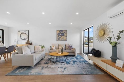 Photo of property in 54a Vinistra Road, Kumeu, 0810