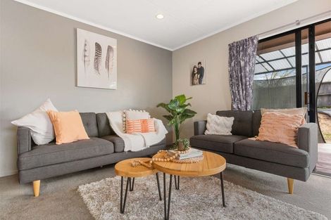 Photo of property in 8 Brough Place, St Andrews, Hamilton, 3200