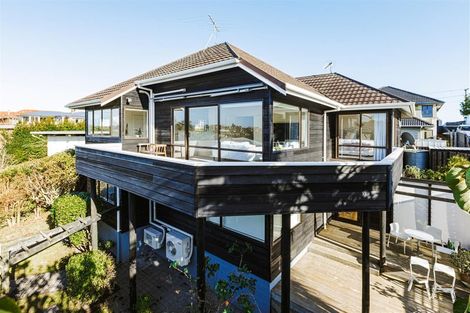 Photo of property in 77b Litten Road, Cockle Bay, Auckland, 2014