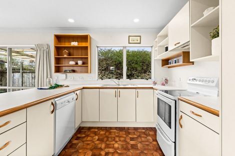 Photo of property in 2 Guthrie Road, Havelock North, 4130