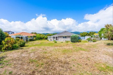 Photo of property in 137 Langdale Avenue, Paraparaumu, 5032