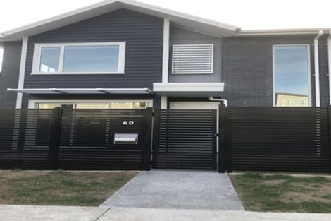 Photo of property in 60 Karepiro Drive, Stanmore Bay, Whangaparaoa, 0932