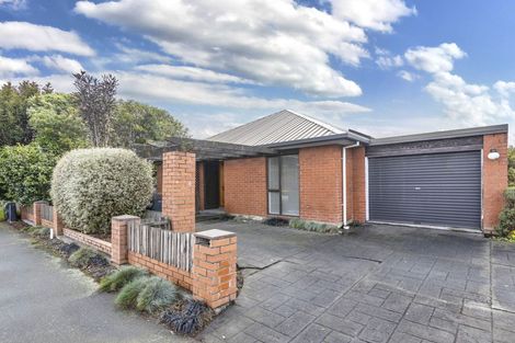 Photo of property in 2/280b Sawyers Arms Road, Bishopdale, Christchurch, 8053