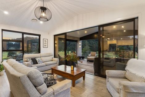 Photo of property in 19 Titoki Lane, Whangamata, 3691