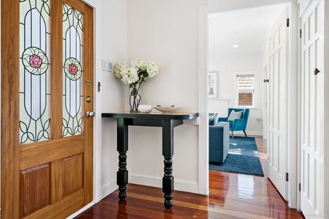 Photo of property in 209 Campbell Road, Greenlane, Auckland, 1061