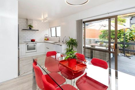 Photo of property in 149 Bradbury Road, Botany Downs, Auckland, 2010