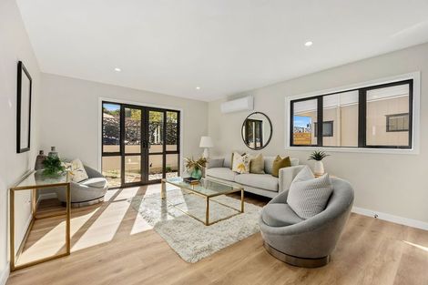Photo of property in 15b Schnapper Rock Road, Greenhithe, Auckland, 0632
