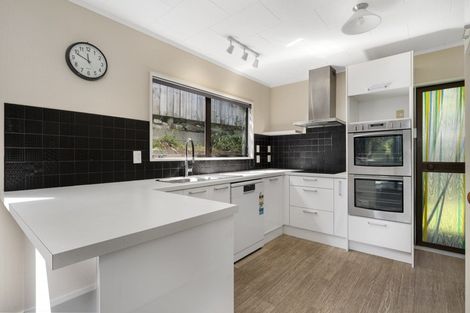 Photo of property in 124a Osprey Drive, Welcome Bay, Tauranga, 3112