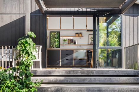 Photo of property in 123 Clarendon Terrace, Woolston, Christchurch, 8023