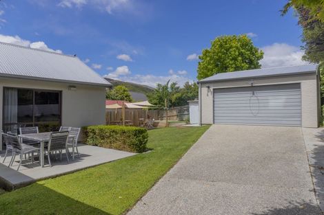 Photo of property in 27 Hood Crescent, Arrowtown, 9302