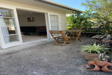 Photo of property in 71 Barrys Road, Glendene, Auckland, 0602