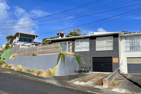 Photo of property in 3 Findlay Street, Moturoa, New Plymouth, 4310