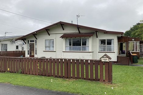 Photo of property in 11 Preston Street, Eltham, 4322