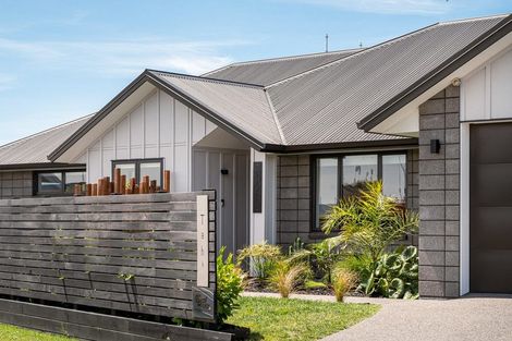 Photo of property in 1 Pimelea Street, Papamoa Beach, Papamoa, 3118