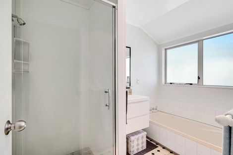 Photo of property in 21 Caulfield Place, Nawton, Hamilton, 3200