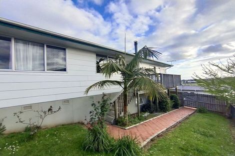 Photo of property in 39 Lewisham Street, Highland Park, Auckland, 2010