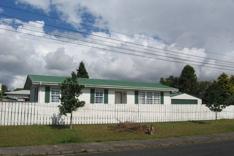 Photo of property in 102 Archibald Road, Kelston, Auckland, 0602
