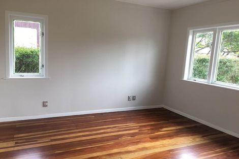 Photo of property in 50 Fruitvale Road, New Lynn, Auckland, 0600