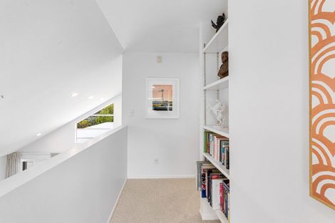 Photo of property in 1 Tainui Drive, Havelock North, 4130