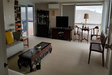 Photo of property in 132 Exmouth Road, Northcote, Auckland, 0627