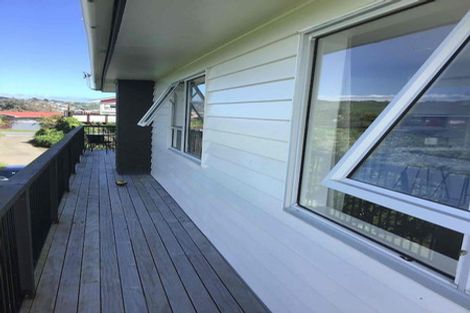 Photo of property in 35 Inlet View, Titahi Bay, Porirua, 5022