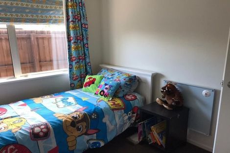 Photo of property in 17 Larne Place, Belfast, Christchurch, 8051