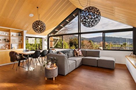 Photo of property in 2 Hammerton Lane, Heathcote Valley, Christchurch, 8022