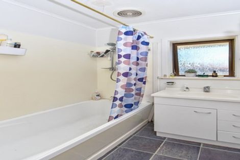 Photo of property in 1 Sunburst Street, Papakura, 2110