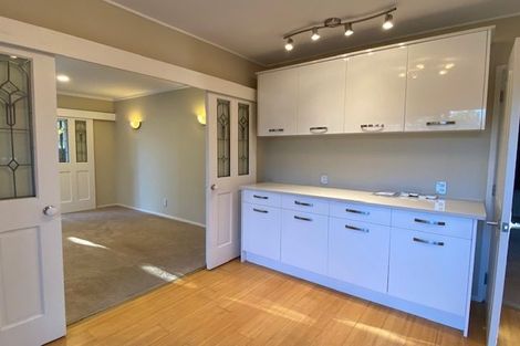 Photo of property in 5 Fielding Crescent, Farm Cove, Auckland, 2012